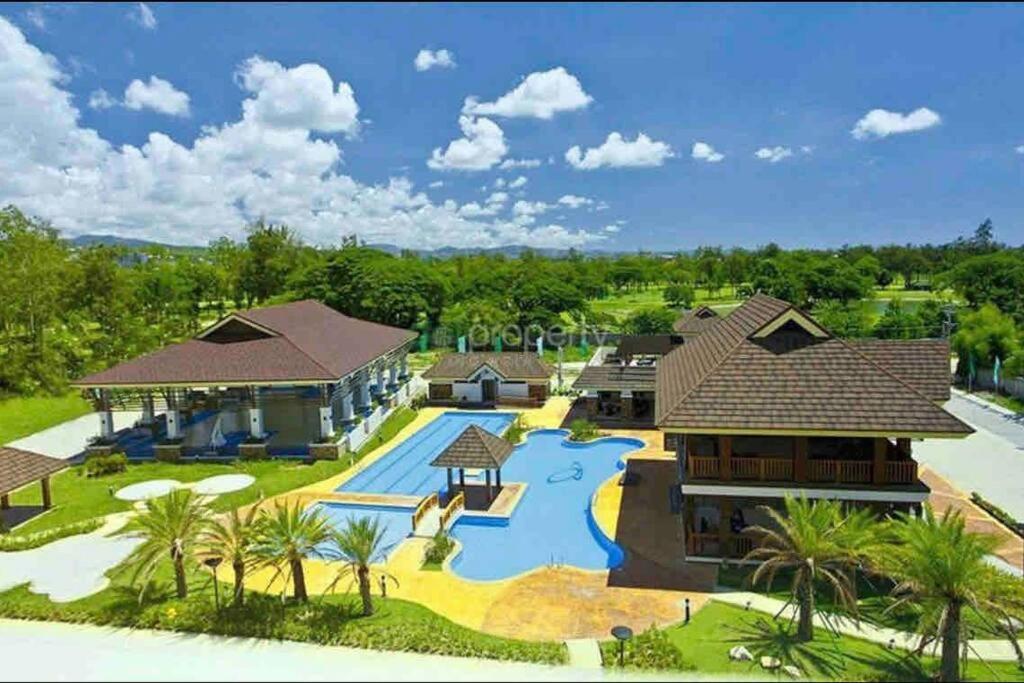 Dreamy 2Br Condo, With A Golf Course View 宿务 外观 照片