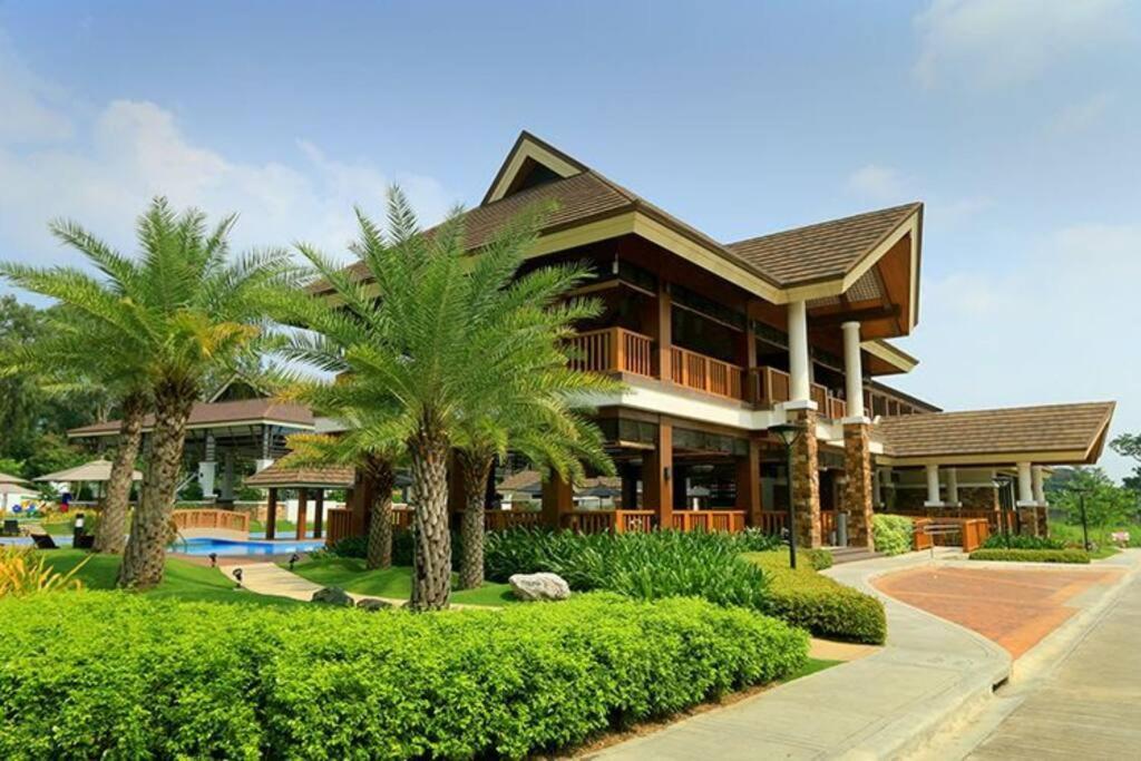 Dreamy 2Br Condo, With A Golf Course View 宿务 外观 照片