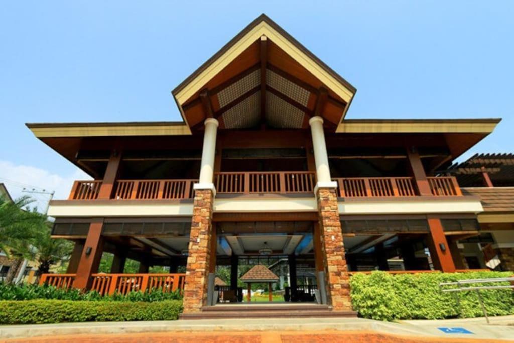 Dreamy 2Br Condo, With A Golf Course View 宿务 外观 照片