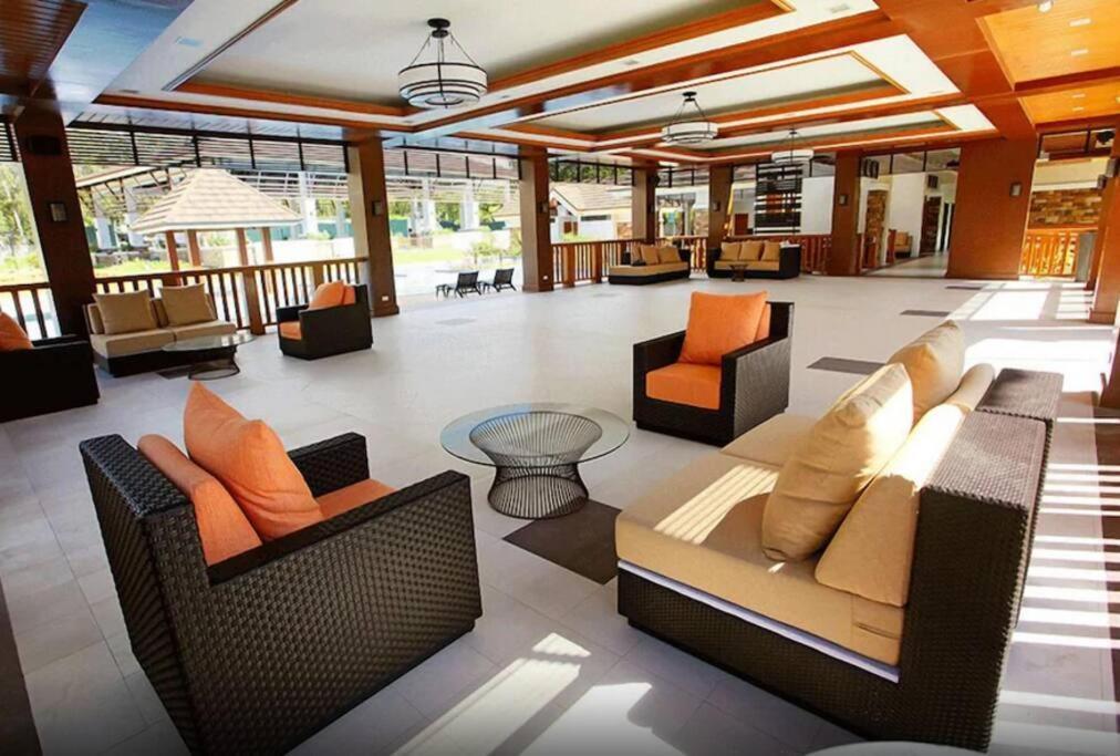 Dreamy 2Br Condo, With A Golf Course View 宿务 外观 照片